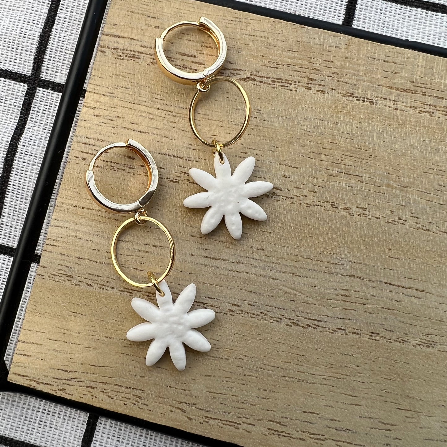 Daisy Dangles