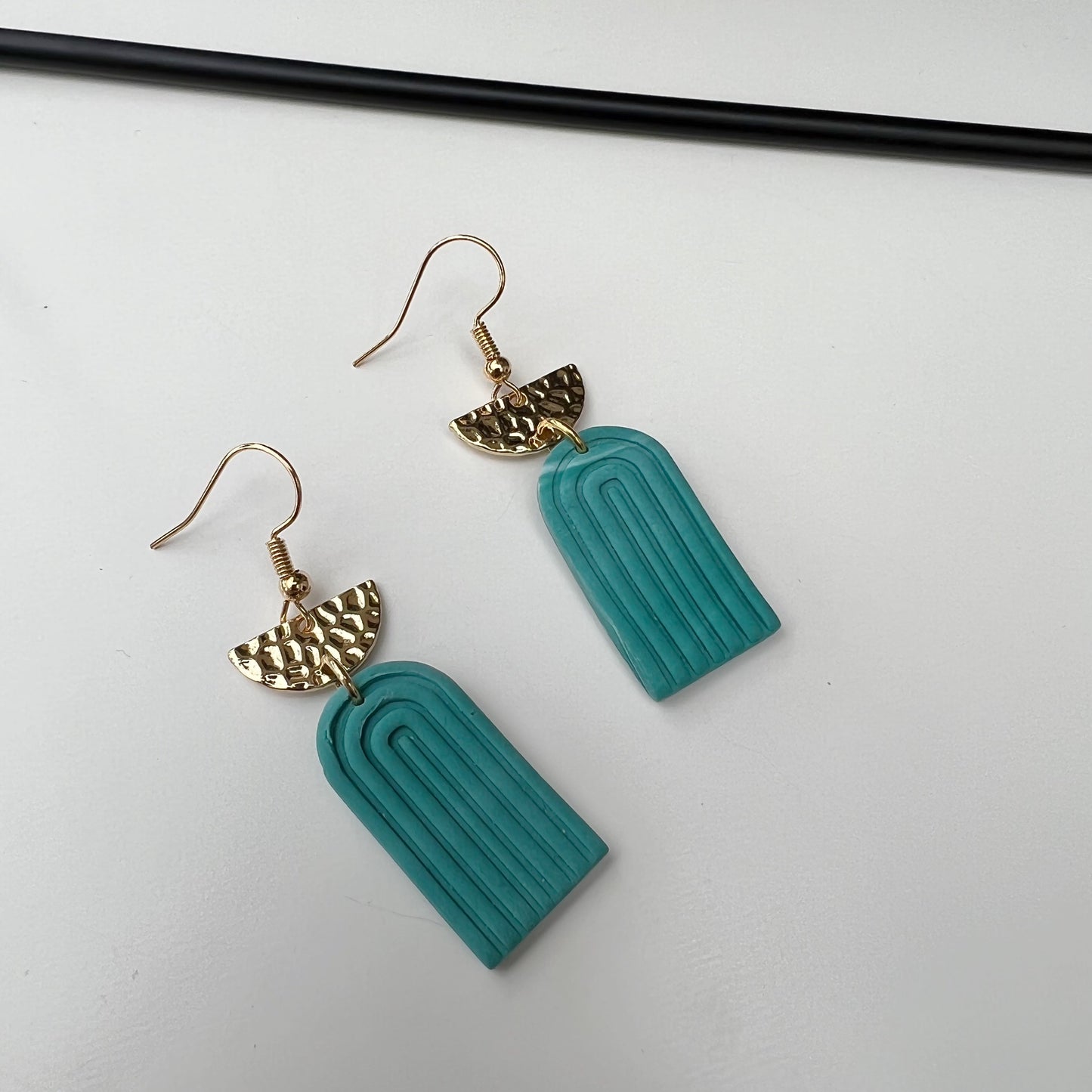 Arch Dangles
