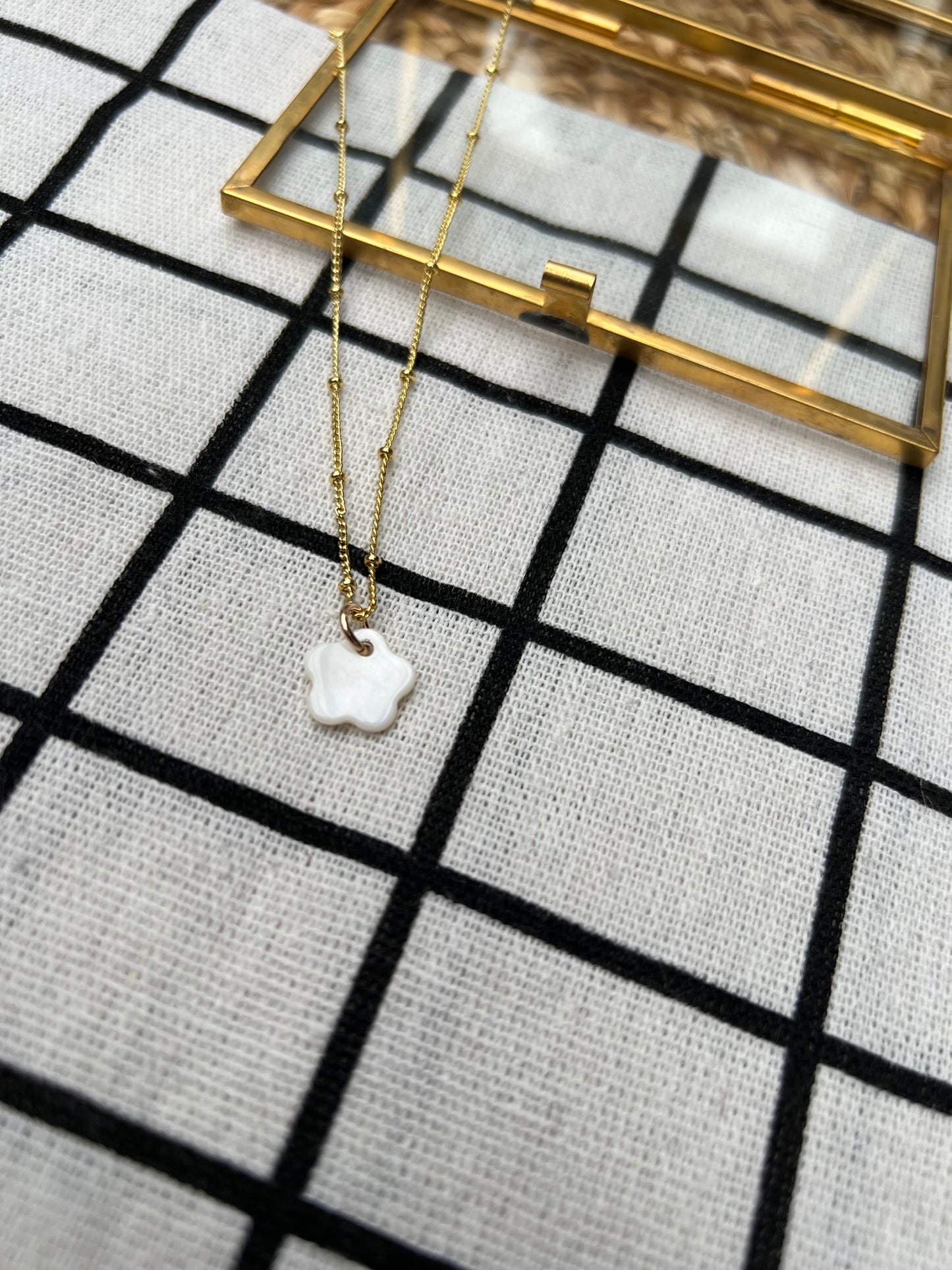 Mother of Pearl Flower Necklace