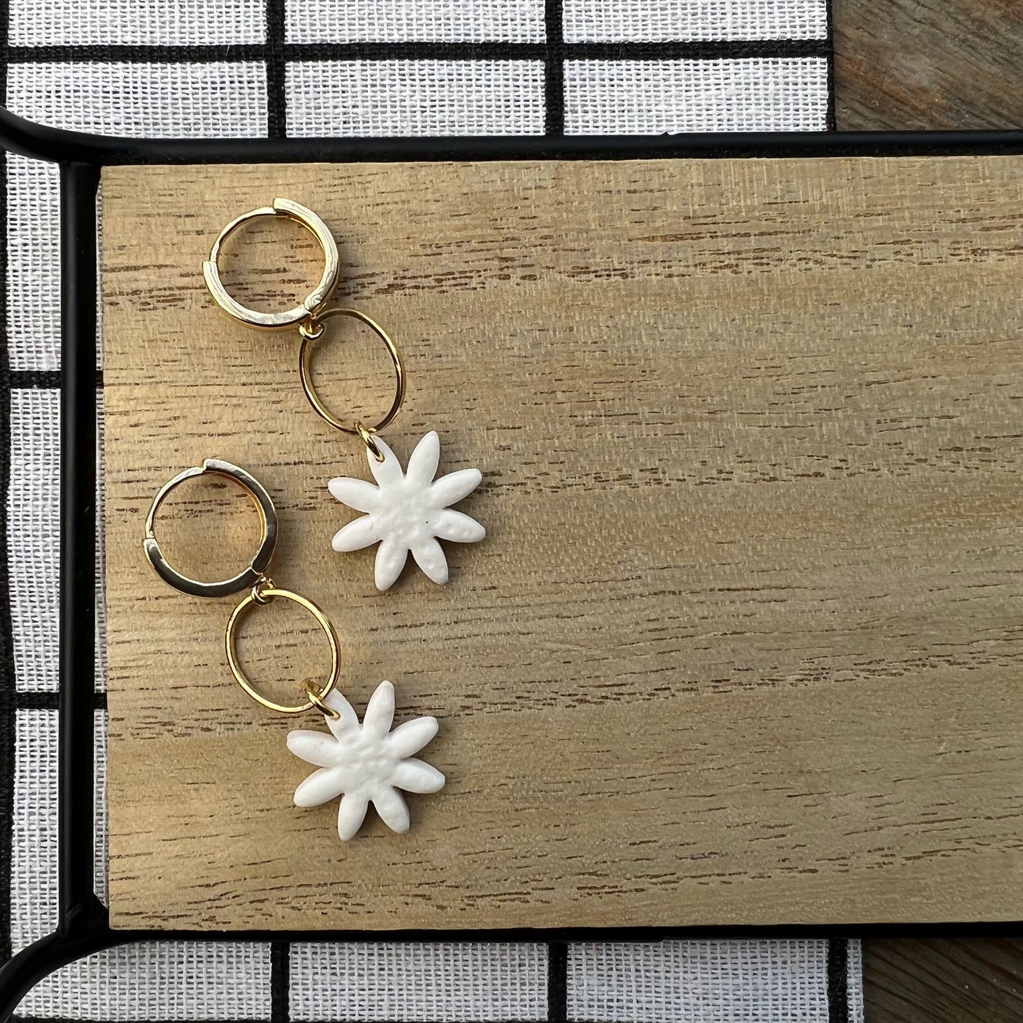Daisy Dangles