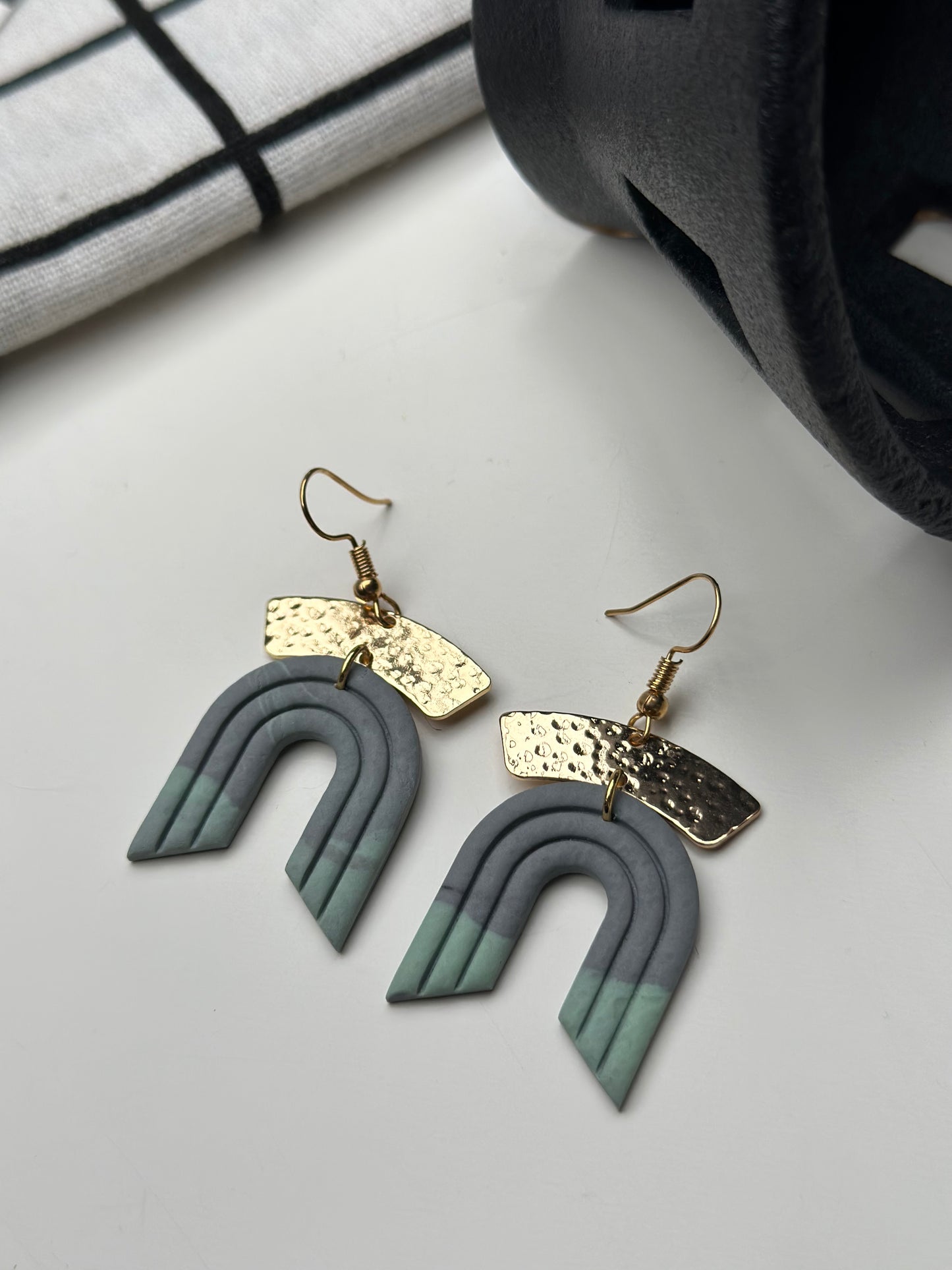 Multi Arch Dangles