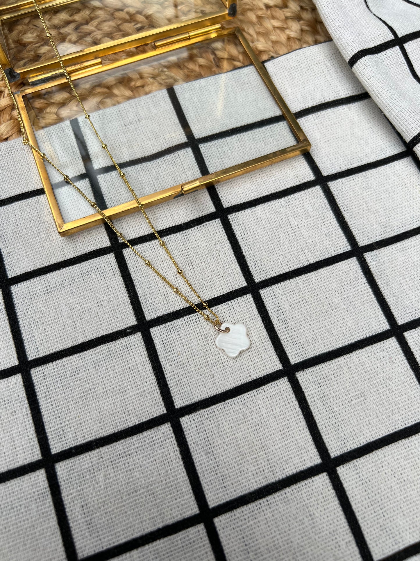 Mother of Pearl Flower Necklace