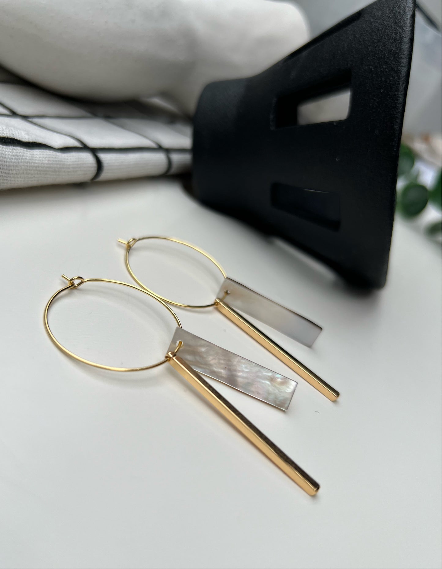 Black Mother of Pearl Dainty Sticks