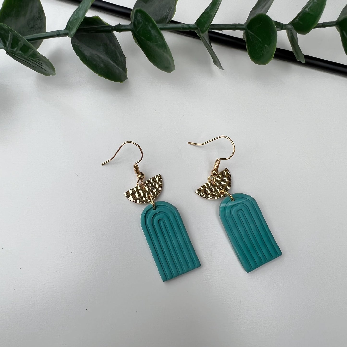 Arch Dangles